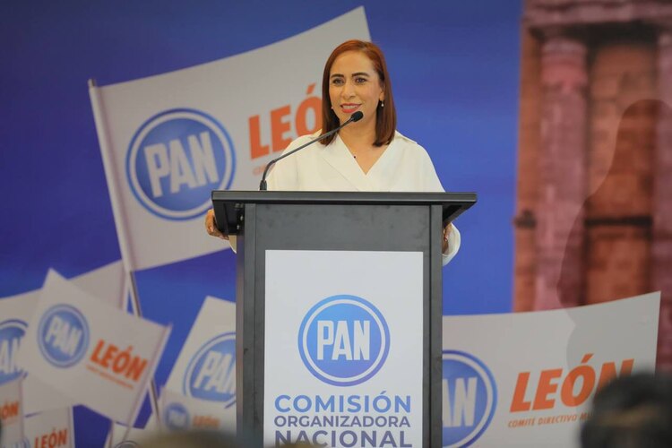 Adriana Dávila, durante un foro con militantes, el pasado 24 de octubre.