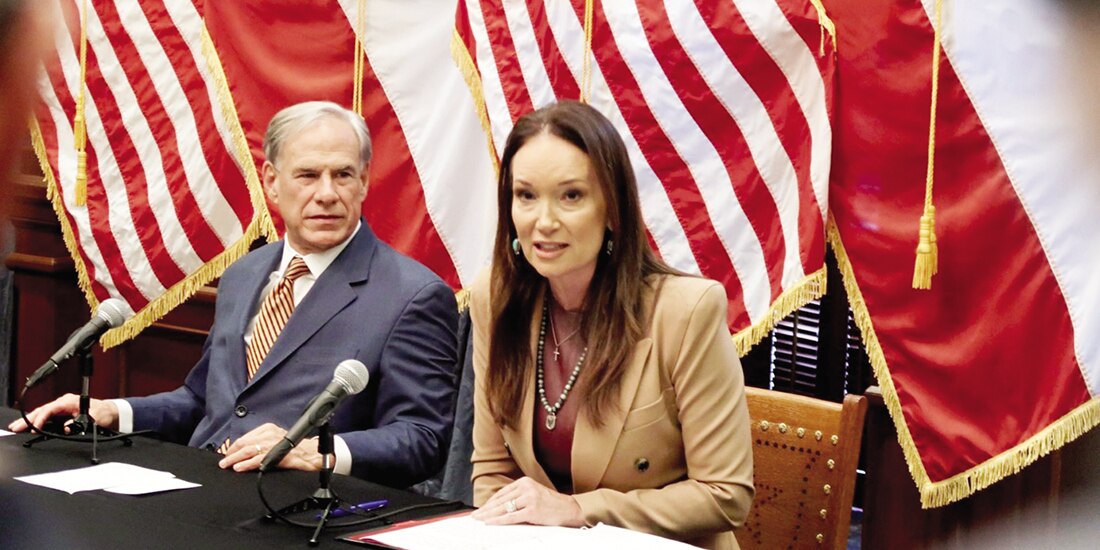 Greg Abbott, gobernador de Texas, y Brooke Rollins, titular de la USDA, ayer.