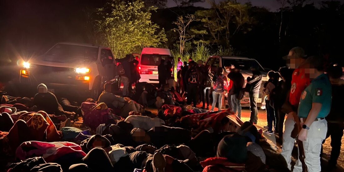INM y FGR rescataron a 286 migrantes hacinados en un rancho en Chiapas.