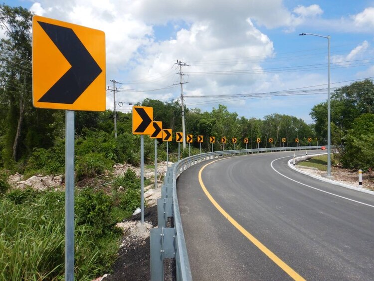 Inauguración de dos importantes obras viales en Cancún, una inversión de 1,500 millones de pesos para beneficiar a más de 20 millones de turistas y 1.3 millones de residentes.