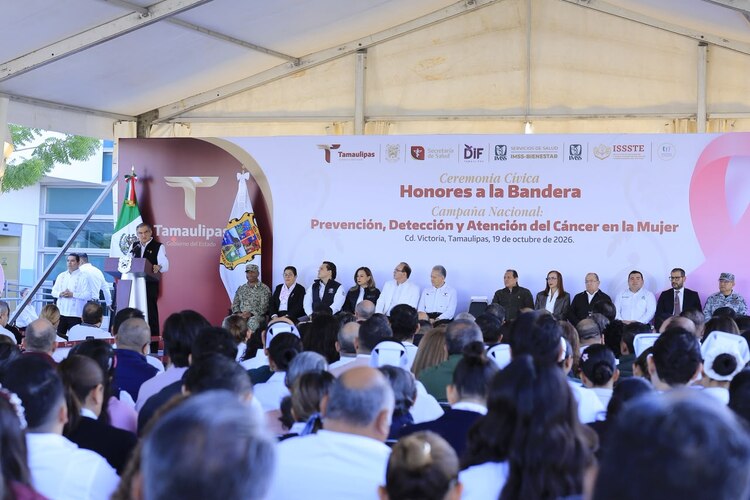 El gobernador Américo Villarreal Anaya durante la ceremonia cívica.