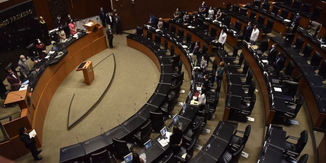Sesión de la Comisión Permanente, realizada en el Salón de Plenos de la Cámara de Diputados.