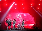 Kiss brinda último beso a 60 mil mexicanos