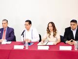 Autoridades de la Fiscalía de Sonora, ayer en conferencia para dar a conocer los avances de la indagatoria.