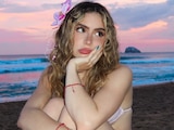 ¿Karen Torres tiene página azul? Ella lo aclara