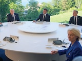 El presidente Trump y líderes del G7, en reunión del 15 de junio, en Francia.