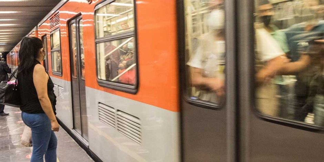 Retrasos en el Metro responderían a falta de trenes.