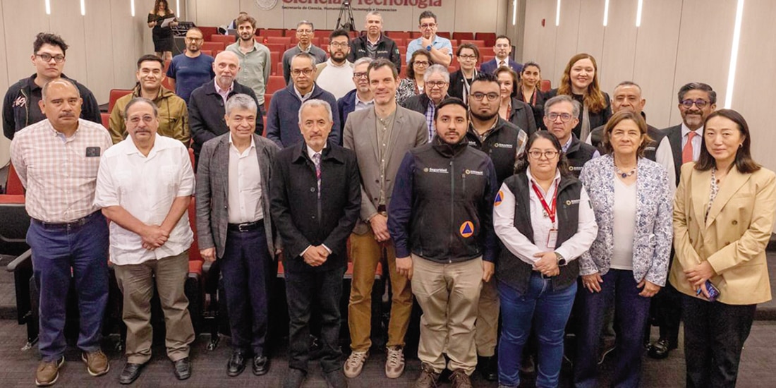 Expertos que asistieron a la mesa de trabajo para la gestión integral del riesgo con Inteligencia Artificial, ayer.