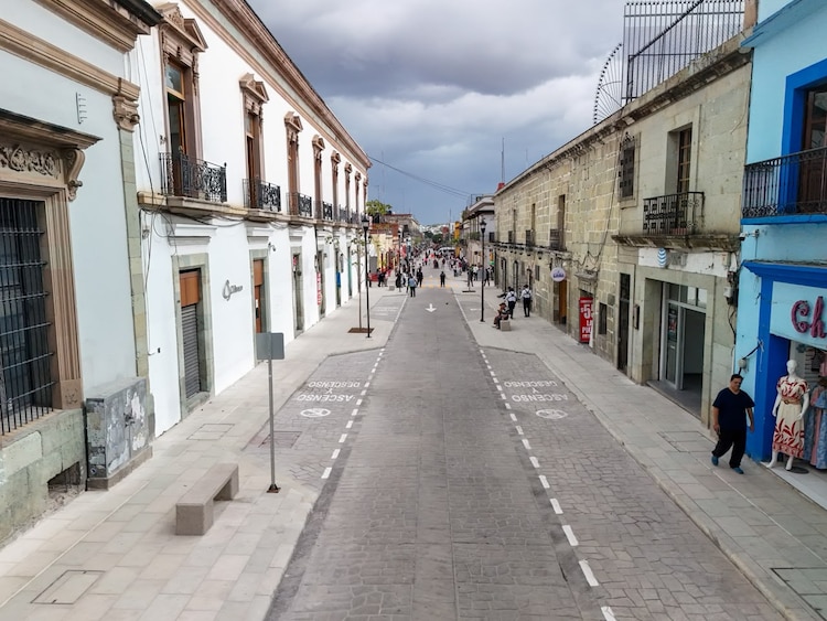 Mejoramiento de calles en el Centro Histórico de Oaxaca.