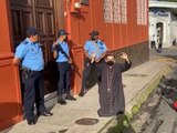 Nicaragua pone en arresto domiciliar a obispo crítico de Ortega; envía sacerdotes a prisión.