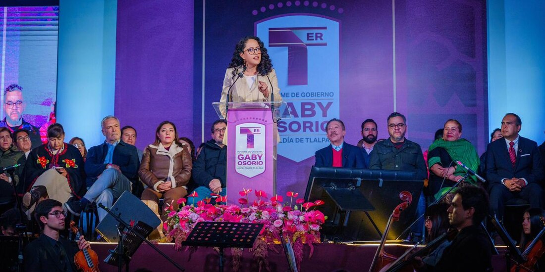 La alcaldesa Gaby Osorio presentó su Primer Informe de Gobierno ante casi 7 mil asistentes en la explanada de la demarcación.