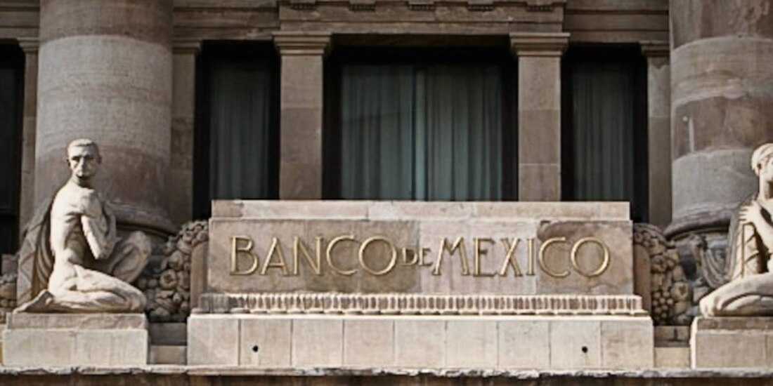 Para la inflación, los consultados revisaron al alza su proyección a 3.04% en este año.