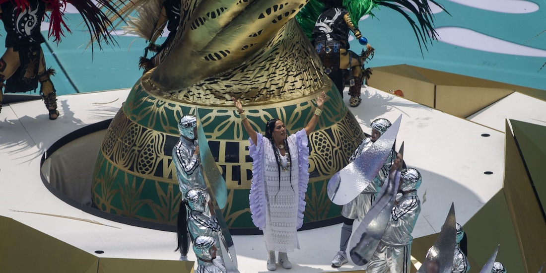 Lila Downs durante la inauguración de la Copa Mundialista
