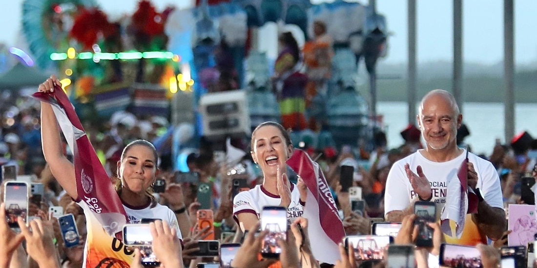 Presidenta Claudia Sheinbaum y autoridades federales inauguran puente en Cancún.
