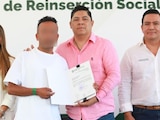 Ricardo Gallardo entrega preliberaciones en el Centro de Reinserción Social ‘La Pila’.