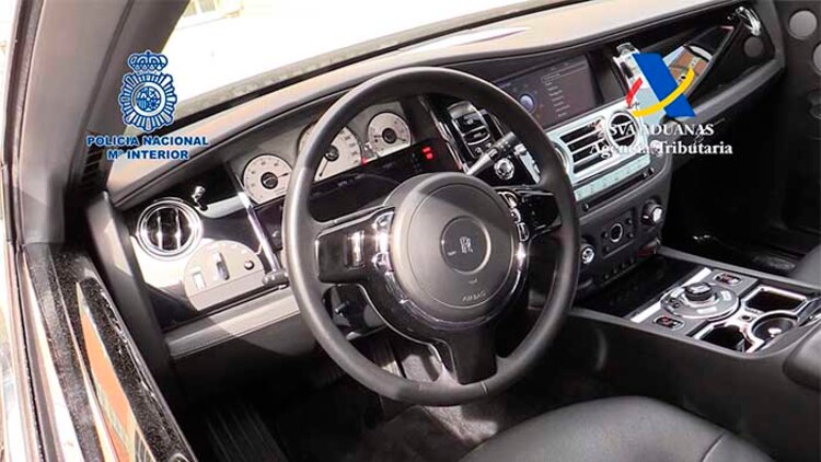 Volante de vehículo de lugo.