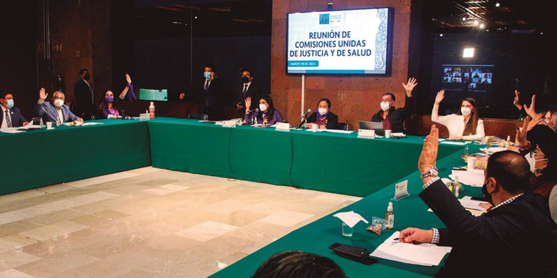 Votación en comisiones unidas de San Lázaro, ayer.