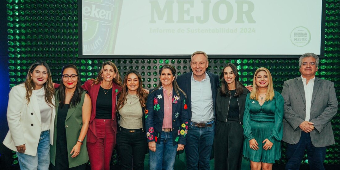 Directivos de Heineken México, ayer, en la presentación del reporte.