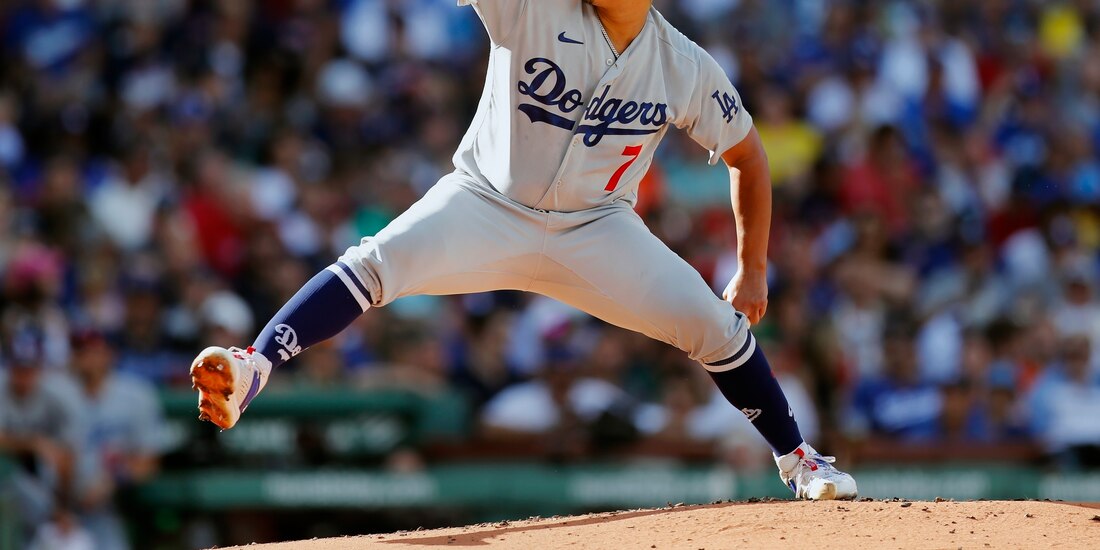 El mexicano Julio Urías durante un juego de los Dodgers en agosto del 2023.