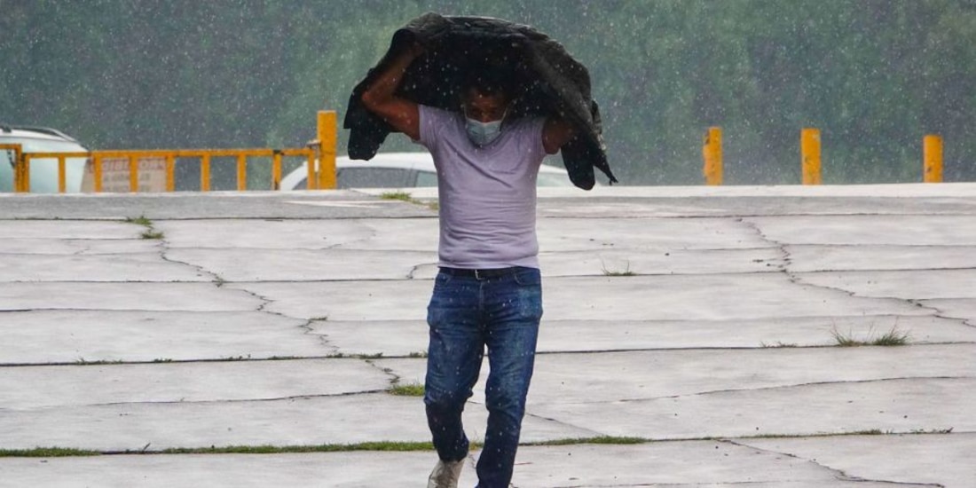 ¡No olvides el paraguas! Aunque gran parte del día hará calor también habrá lluvias y chubascos en la CDMX