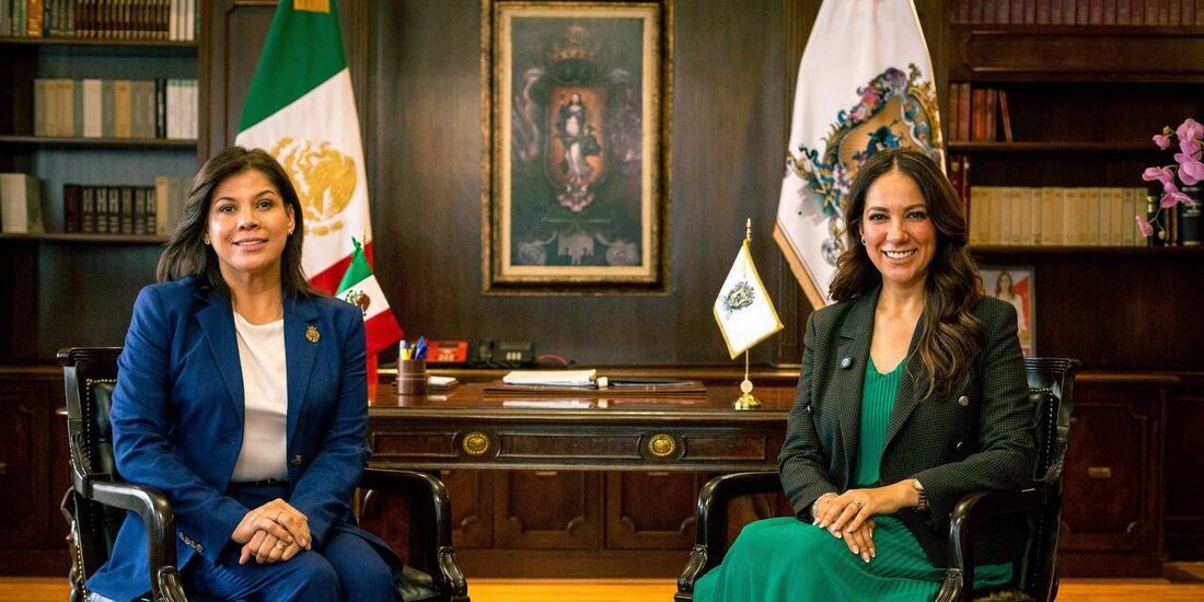 La Gobernadora Libia Dennise García Muñoz Ledo con Itzel Balderas, Directora del Instituto para las Mujeres Guanajuatenses