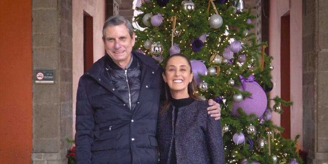 Claudia Sheinbaum desea feliz Navidad a todos los mexicanos junto a su esposo en Palacio Nacional