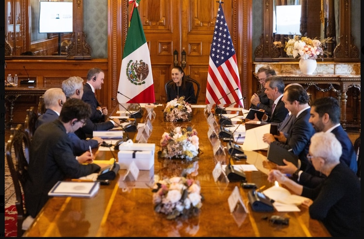 Reunión entre Claudia Sheinbaum y el representante comercial de Estados Unidos en Palacio Nacional.