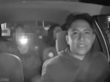 Pasajeras de taxi sin aplicación denuncian acoso porque conductor grababa con cámara de seguridad.
