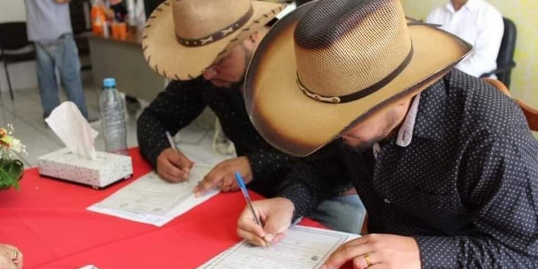 Esta es la verdad detrás de la historia de los compadres que dejaron a sus esposas para casarse