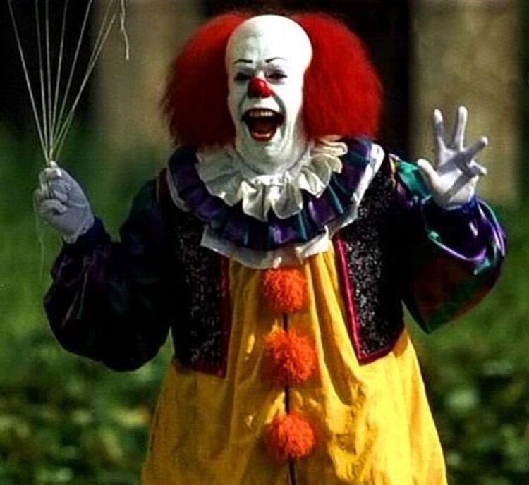 Tim Curry interpretó al temible payaso Pennywise en It