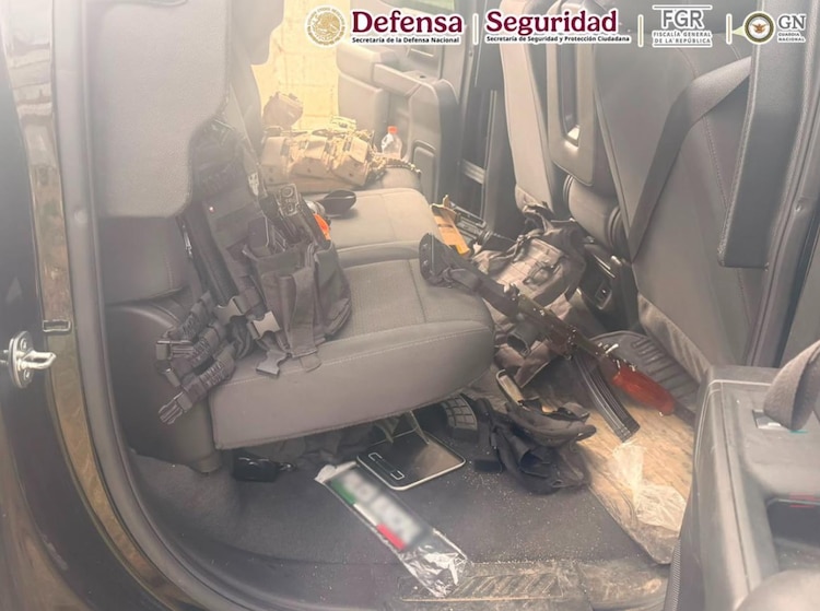 Parte del equipo decomisado durante la operación que derivó en detención de Isaac "N".