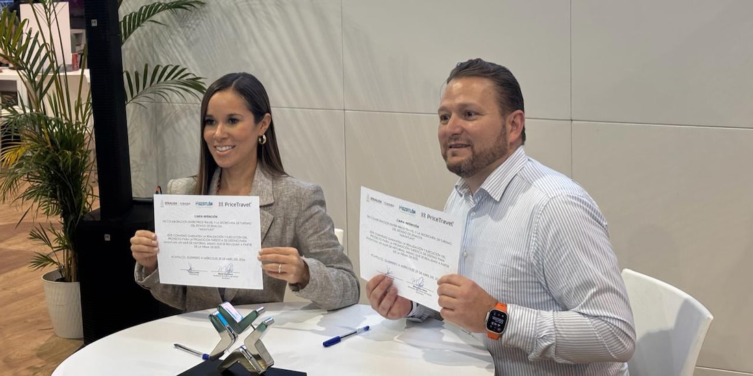 A la izquierda, la secretaria de Turismo de Sinaloa, Mireya Sosa Osuna.