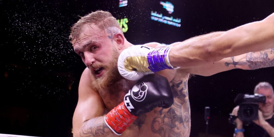 Jake Paul cae a la lona con fuerte golpe que lo deja noqueado