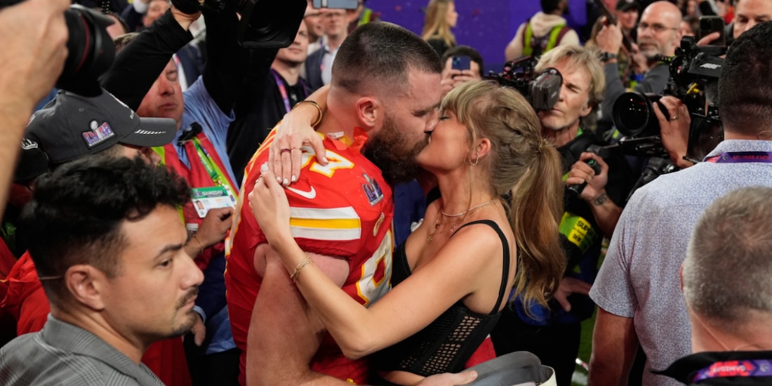 Travis Kelce y Taylor Swift en febrero de 2024