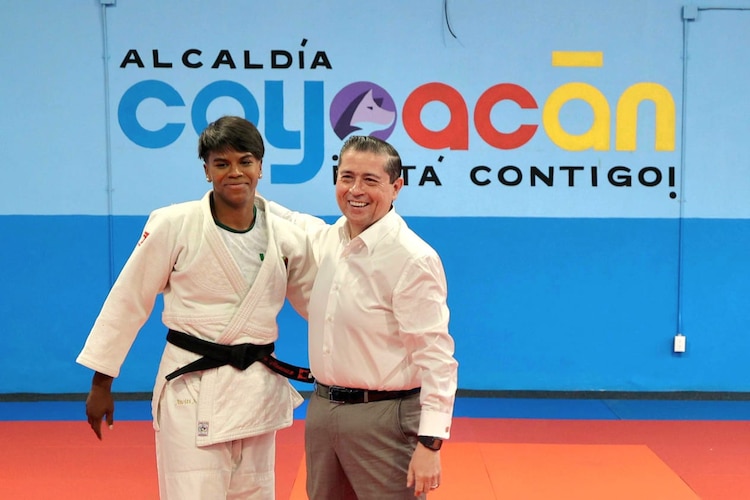 La medallista olímpica Prisca Awiti entrenará junto a promesas del judo en el nuevo espacio deportivo rehabilitado en la demarcación.