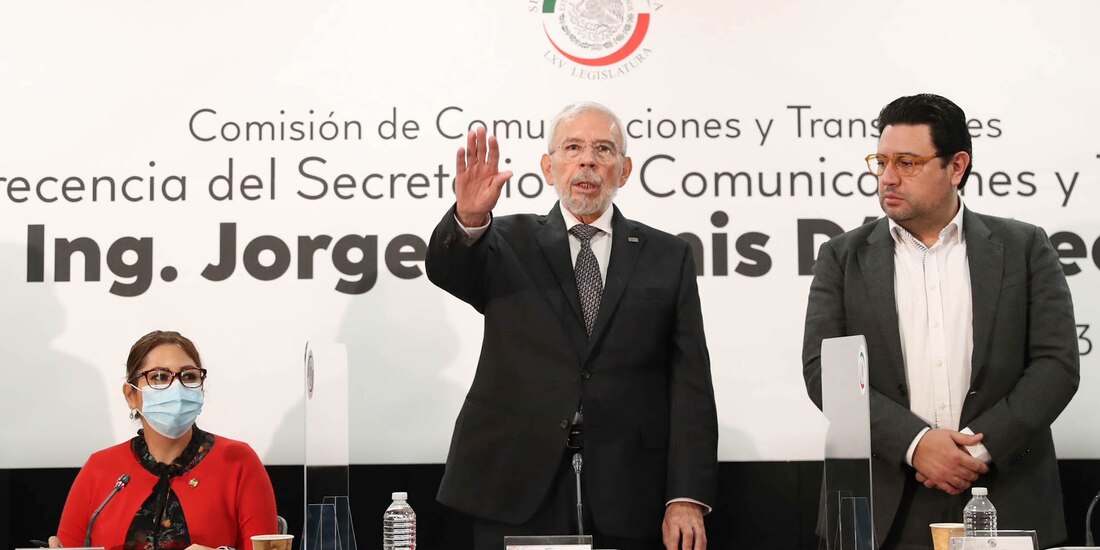 El secretario de Comunicaciones, ayer, en su comparecencia en la Cámara alta.