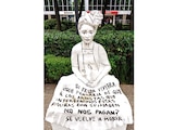 Obra en Paseo de la Reforma con la que la artista protesta.