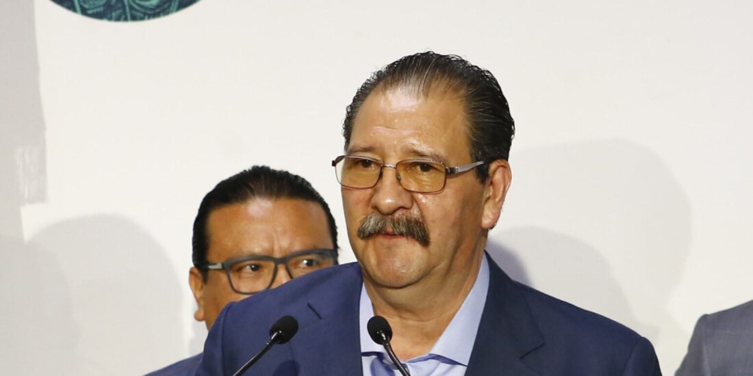 El coordinador de los diputados federales del PT, Reginaldo Sandoval, ayer, en conferencia de prensa.