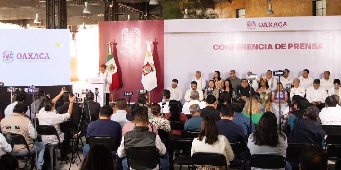 Conferencia de Salomón Jara.