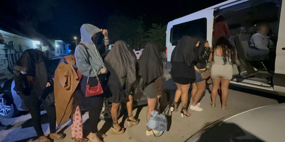 El establecimiento fue asegurado por las autoridades tras el rescate de 17 mujeres presuntamente víctimas de trata.