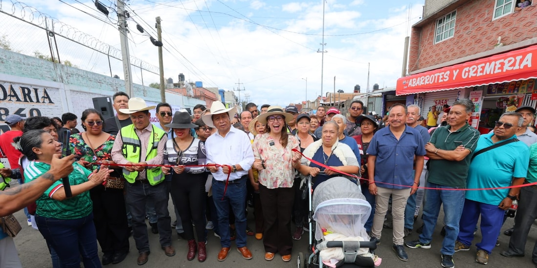 La alcaldesa Azucena Cisneros Coss encabeza la inauguración de la renovada avenida Moctezuma en Ecatepec.