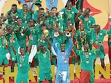Los futbolistas de Senegal celebran con su título conseguido, ayer.