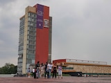 Aspectos de la Torre de Rectoría de la UNAM, en Ciudad Universitaria.