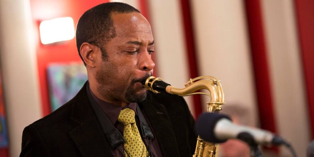 Llega el virtuoso saxofonista Walter Blanding al New York Jazz All Stars.