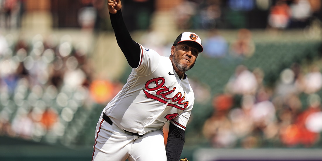 ALBERT SUÁREZ lanza en la octava
entrada del encuentro, ayer.