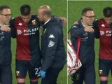 Johan Vásquez sale lesionado en el juego Genoa vs Atalanta