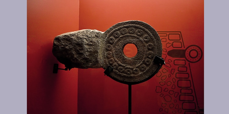 Anillo de juego de pelota.