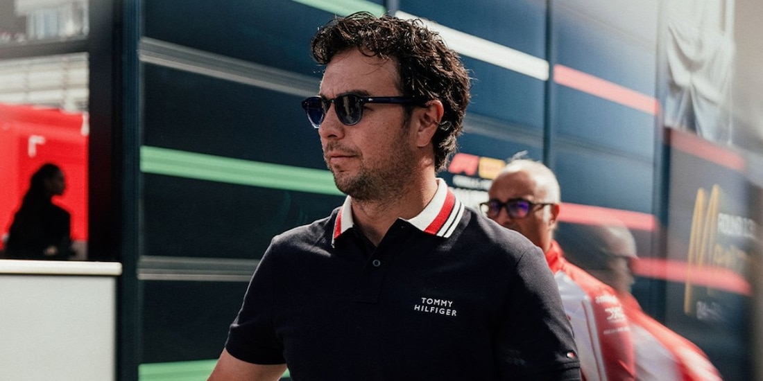 Checo Pérez antes de un Gran Premio de Fórmula 1