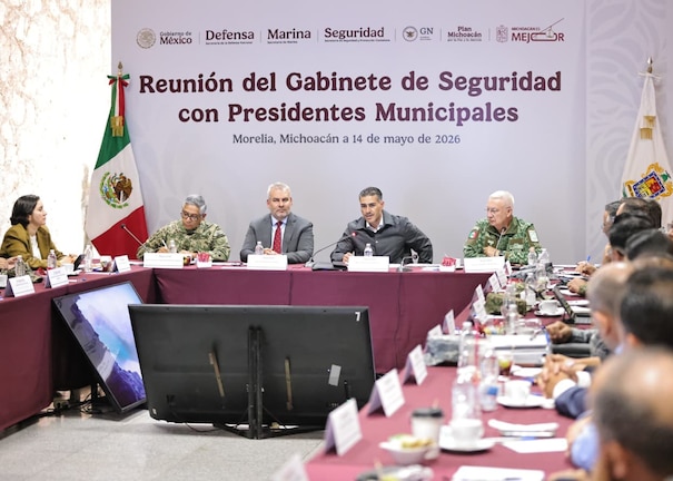 Al centro, el titular de la SSPC, Omar García Harfuch.