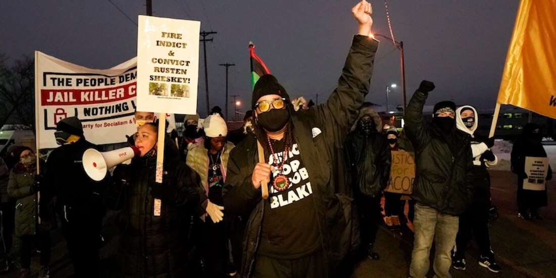 Familiares y amigos de Jacob Blake protestan en Kenosha, Wisconsin, el lunes pasado.